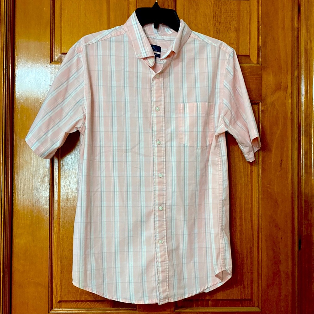 Men’s button short sleeve Pink Plaid shirt 
Size Medium